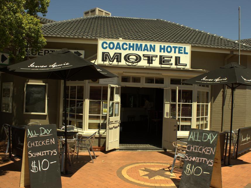 Coachman Hotel Motel Parkes Exterior photo